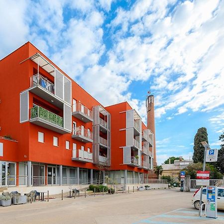 Apartment Ares 13 In Umag Center المظهر الخارجي الصورة